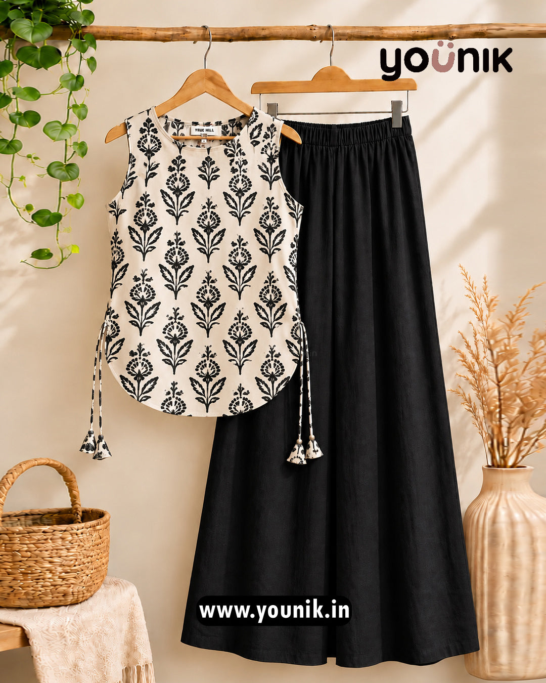 Black And White Floral Printed Sleeveless Kurti Palazzo Co-Ord Set